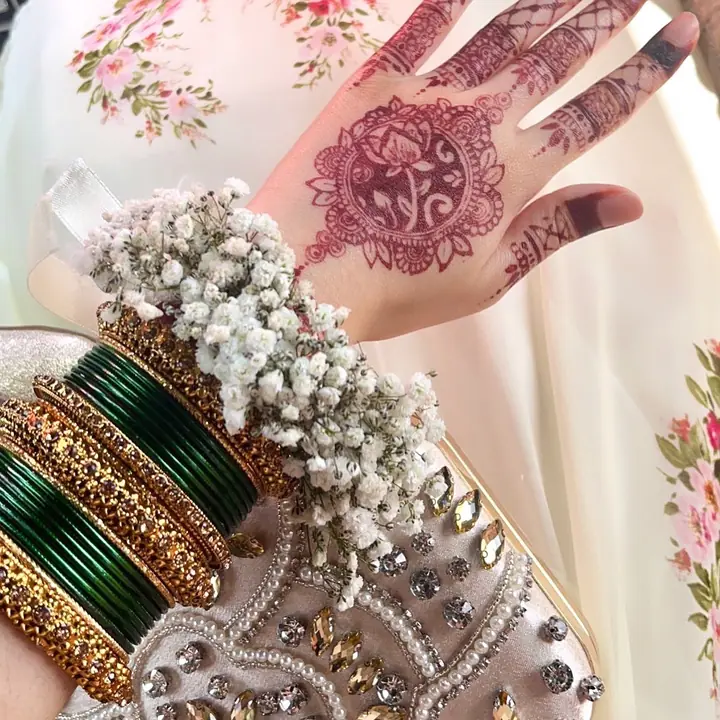 Gypsophila gajra bracelet for a mehndi
