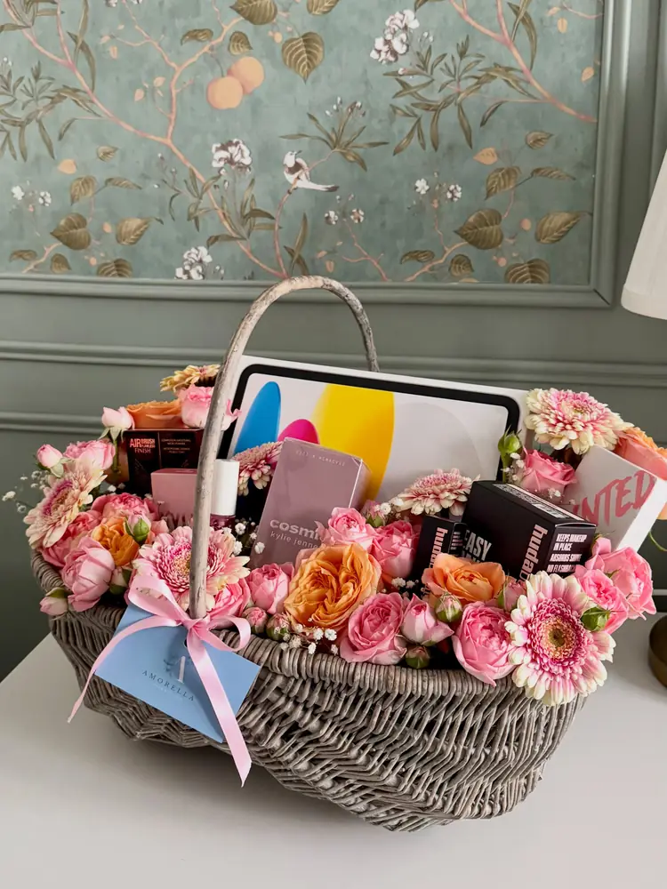 Large flower gift basket with roses, gerberas and beauty gifts