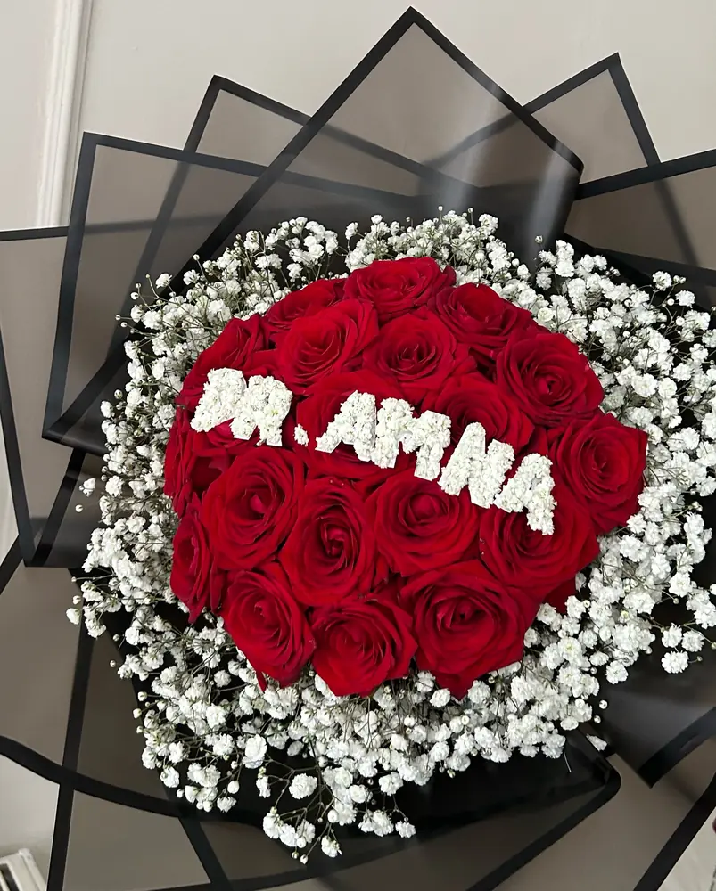 20 red Naomi roses with a gypsophila rim and a personalised name